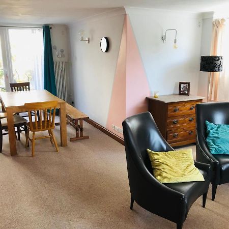 Cosy House, 3 Bedrooms, Private Parking, Wifi, Patio نورويش المظهر الخارجي الصورة