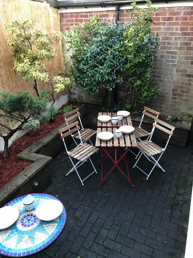 Cosy House, 3 Bedrooms, Private Parking, Wifi, Patio نورويش المظهر الخارجي الصورة
