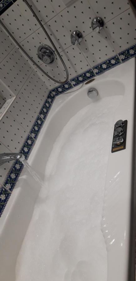 Cosy House, 3 Bedrooms, Private Parking, Wifi, Patio نورويش المظهر الخارجي الصورة