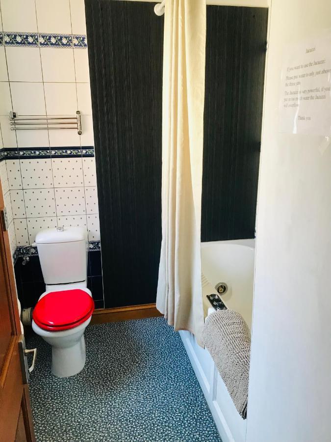 Cosy House, 3 Bedrooms, Private Parking, Wifi, Patio نورويش المظهر الخارجي الصورة